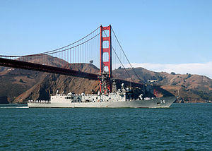 US Navy 021006-N-8590B-001 USS Sides passes under Golden Gate Bridge.jpg