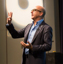 Paul McKenna at The Best You Expo 2018.png