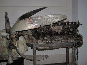SB-bis 2 M-103 engine.jpg