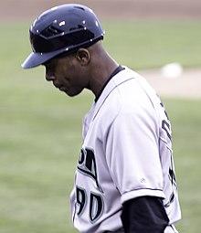 Delino DeShields managing Dayton 2011-04-15 (cropped).jpg