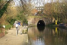 Regents Canal, London, England -Islington tunnel-21March2010.jpg