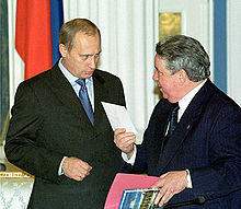 Vladimir Putin 24 January 2001-2.jpg