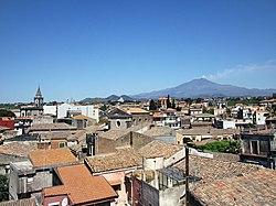 Mascalucia e l'Etna - centro storico.jpg
