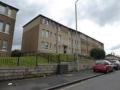 Flats at Lambhill, Glasgow (geograph 5578415).jpg