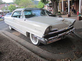 1956 Lincoln Capri.jpg