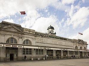 Cardiff Central station (26526139271).jpg