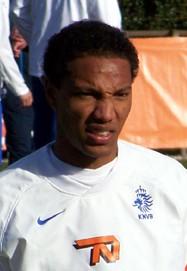 Jonathan de Guzman 004 (cropped).jpg