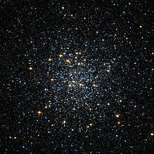 M92 Hubble WikiSky.jpg