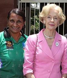 Nova Peris Quentin Bryce 2012.jpg