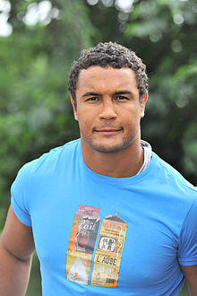 Thierry Dusautoir 2013.jpg