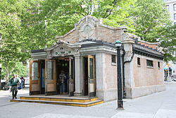 Bowling Green station 1.jpg