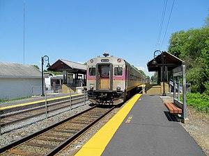 MBTA 1643 at North Billerica station, May 2016.JPG