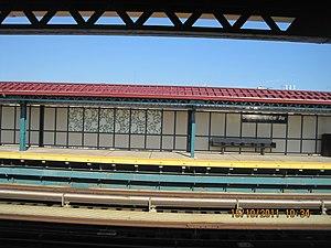 Pelham Line 07 - St. Lawrence Av (6253490371).jpg