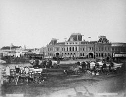 Plaza Constitucion - Buenos Aires.jpg