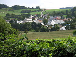 Vue op Lenneng, Deiwelsbréck, CR146.jpg