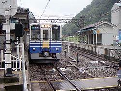 Katsuyama Station platform 200507.jpg