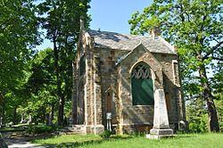 ManchesterNH ValleyCemetery Chapel.jpg