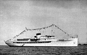 USS Williamsburg (AGC-369) in 1950.jpg