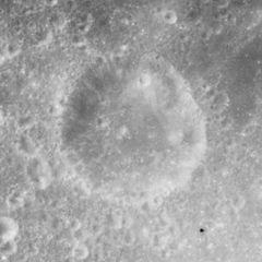 Von Behring crater AS15-M-1988.jpg