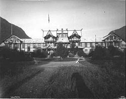 Dalen Hotel opened in 1894