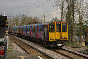 Enfield Chase railway station MMB 06 313046 313030.jpg