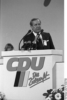 Bundesarchiv B 145 Bild-F073628-0015, Mainz, CDU-Bundesparteitag, Wallmann.jpg