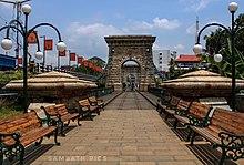 This bridge was built by Britisher's for the Kingdom of Travancore in which the people can have ease of transportation at early times of 1900