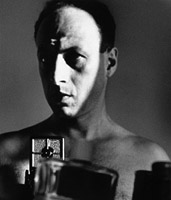 Lucien Hervé autoportrait.jpg