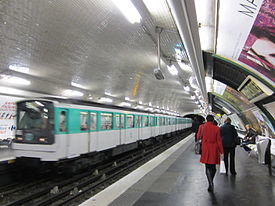 Train at Parmentier Metro station October 2011.JPG