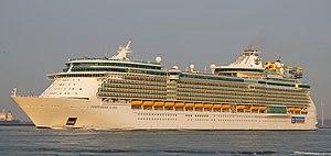 INDEPENDENCE OF THE SEAS (43623180144).jpg