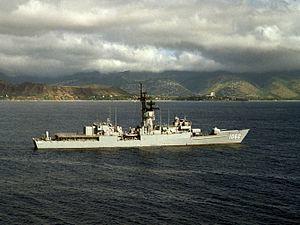 USS Whipple (FF-1062) underway in 1987