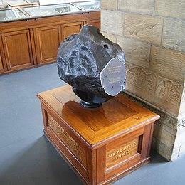 Campo del Cielo meteorite, NHM, London.jpg