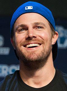 Stephen Amell August 2016.jpg