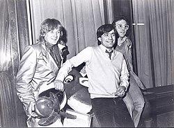 Geoff Downes (far left) and Trevor Horn (far right) with Catalan host Xarli Diego on the show Caspe Street in 1980