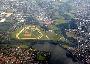 Warwick Farm Racecourse, Sydney, 2009-03-06.jpg