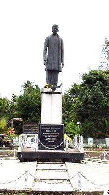 TK Madhavan Statue, Vaikom.JPG