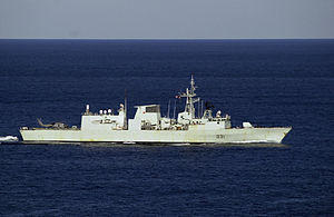 HMCS Vancouver (FFH 331) off Australia 2001.jpeg
