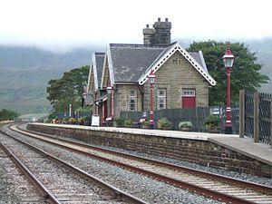 Ribbleheadstation aug07 leedsplatform.jpg