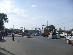 Manapakkam traffic signal on Mount-Poonamallee Road
