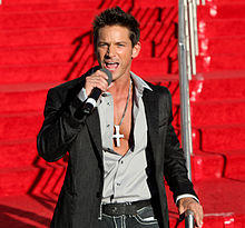 Jeff Timmons of 98 degrees.jpg