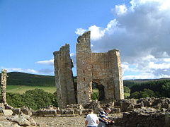 EdlinghamCastle(RobinPhillips)Aug2004).jpg