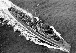 USS Pennewill (DE-175) underway at sea, in October 1943.jpg