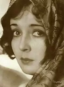 Dita Parlo Binder.jpg