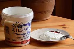 Fromage-blanc1 cropped.jpg