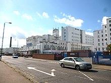 St. Helier Hospital (geograph 3573272).jpg