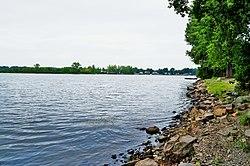 St. Louis Lake shore - panoramio.jpg