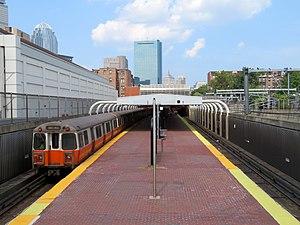 Outbound train at Massachusetts Avenue station, July 2019.JPG