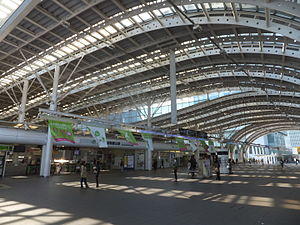 Saitama-Shintoshin Sta.-concourse 20151101a.jpg