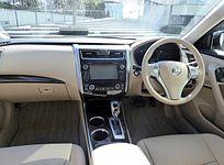 Nissan TEANA XV (DBA-L33) interior.JPG