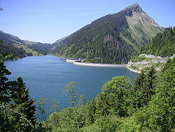 Lac et barrage hongrin gc.jpg